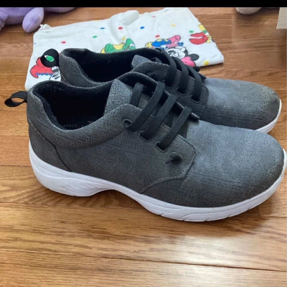 Women’s Gray Easy Works by Easy Street Women’s Slip On Tennis Shoes